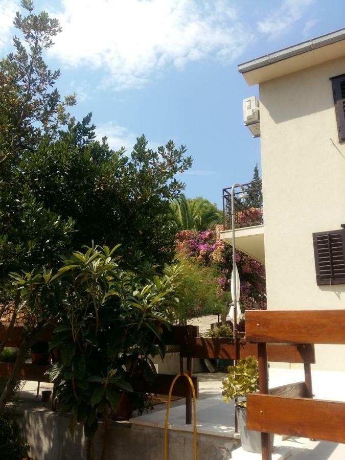 Manda Ljubetic Apartment Sutivan Ngoại thất bức ảnh